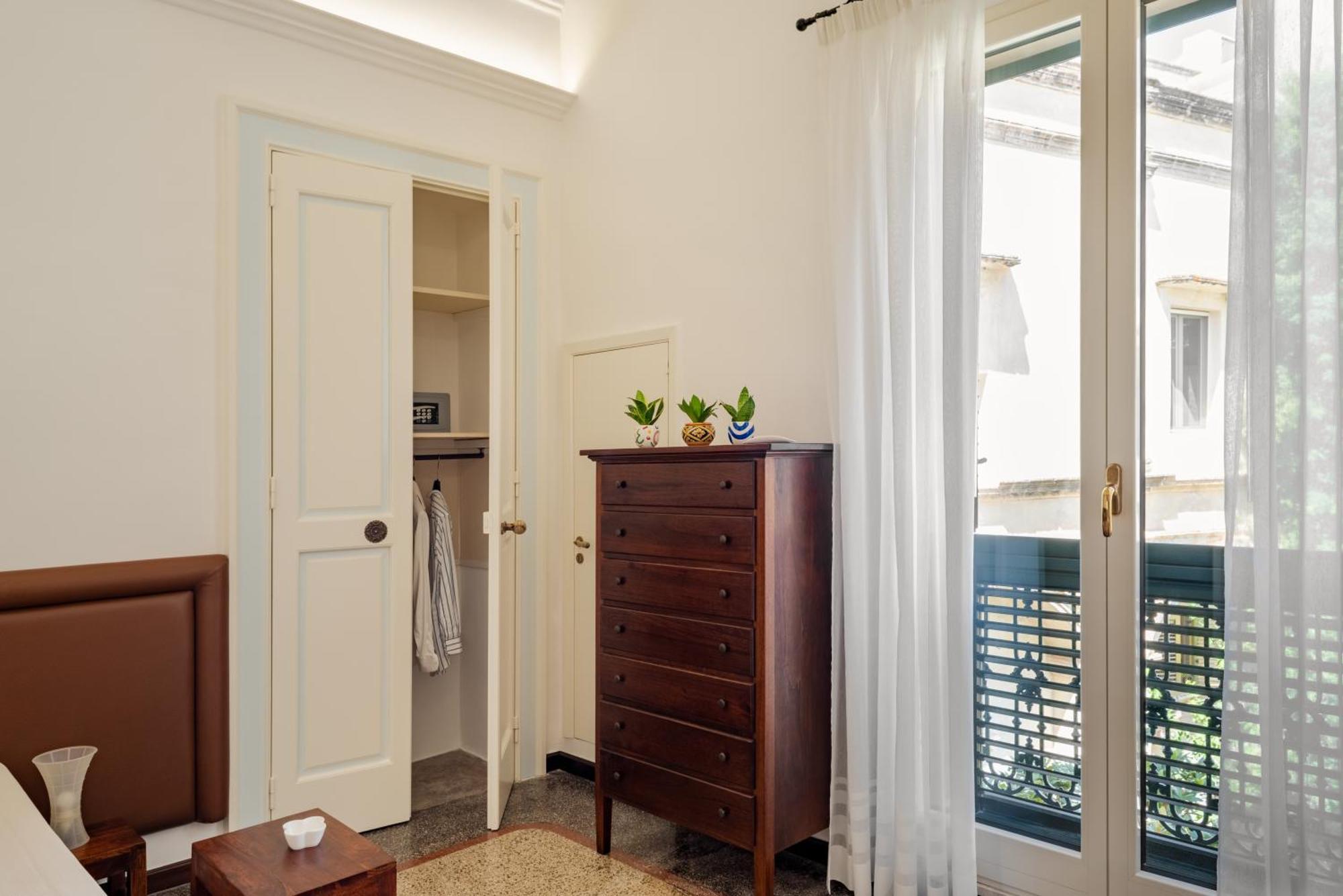 Palazzo De Tomasi B&B 갈리폴리 외부 사진